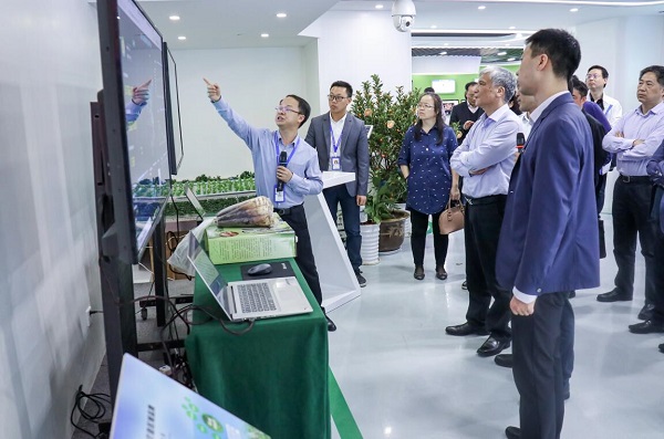 全國人大常委會副委員長丁仲禮蒞臨性爱视频在线观看麻豆考察調研 全國人大常委會副委員長丁仲禮蒞臨性爱视频在线观看麻豆考察調研