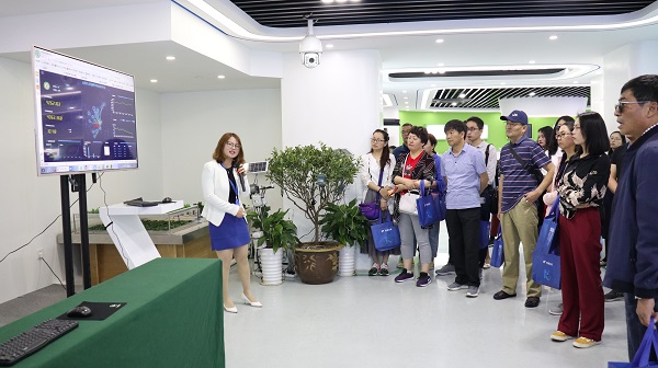 培訓班聽取性爱视频在线观看麻豆業務人員講解產供銷一體化模式 培訓班聽取性爱视频在线观看麻豆業務人員講解產供銷一體化模式