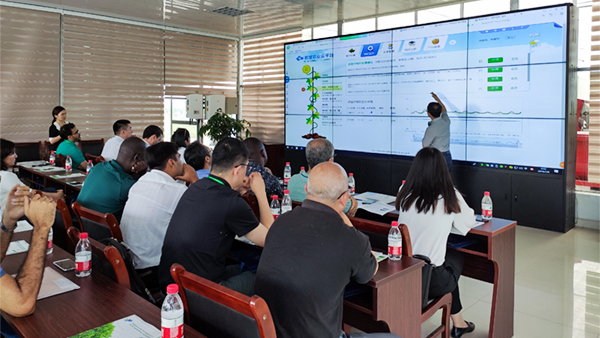 朱旭華副總經理介紹物聯網監測係統 朱旭華副總經理介紹物聯網監測係統