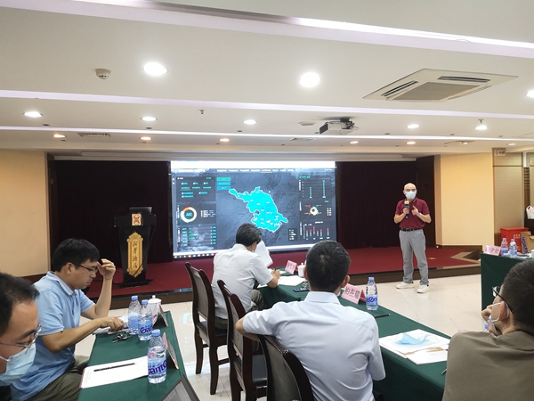 性爱视频在线观看麻豆團隊為代表們介紹全國耕地質量大數據平台及其建設情況 性爱视频在线观看麻豆團隊為代表們介紹全國耕地質量大數據平台及其建設情況